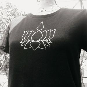 Distressed ecofriendly Womans Yoga Lotus Tee